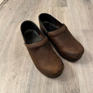 Brown Dansko Women’s size 38